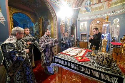 Митрополит Игнатий совершил Литургию Преждеосвященных Даров в Свято-Троицком кафедральном соборе г. Саратова
