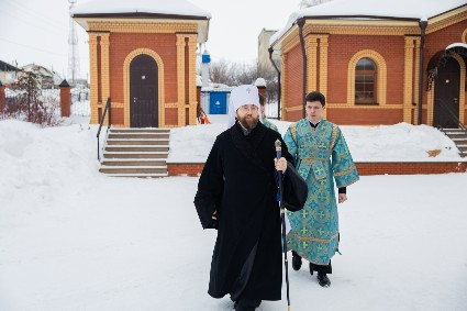 Митрополит Игнатий совершил Божественную литургию в храме святителя и чудотворца Николая с. Октябрьский Городок Татищевского района