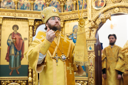 Митрополит Игнатий совершил Божественную литургию в храме святого великомученика Георгия Победоносца г. Саратова