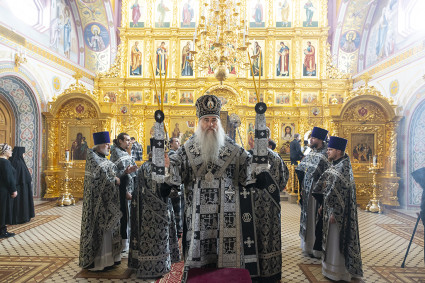 Литургия Преждеосвященных Даров в Свято-Троицком кафедральном соборе г. Саратова