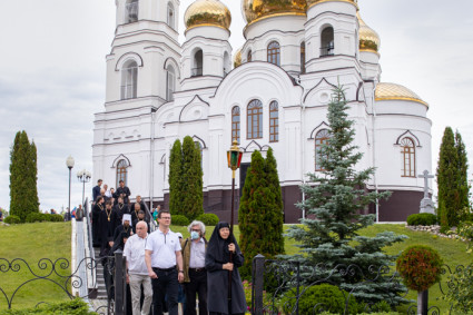 Митрополит Игнатий совершил Божественную литургию в Свято-Иоанновском женском монастыре с. Алексеевка Хвалынского района