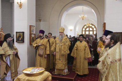 Божественная литургия в Свято-Алексиевском женском монастыре г. Саратова