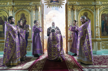 Литургия Преждеосвященных Даров в храме в честь Сошествия Святого Духа г. Саратова