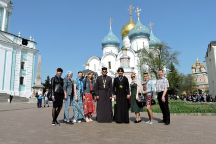 Участники клуба «Ладья» посетили Свято-Троицкую Сергиеву Лавру