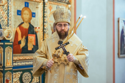 Митрополит Игнатий совершил Божественную литургию в Свято-Никольском мужском монастыре г. Саратова