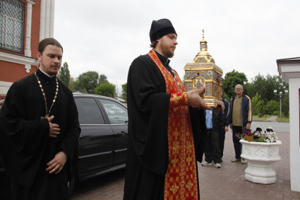 В Саратов доставлены мощи святого великомученика и целителя Пантелеимона