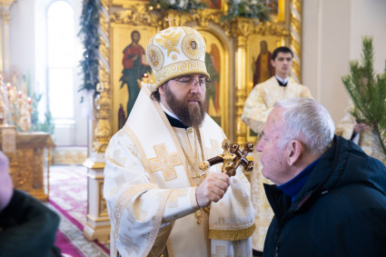 Митрополит Игнатий совершил Божественную литургию в Свято-Троицком кафедральном соборе г. Вольска