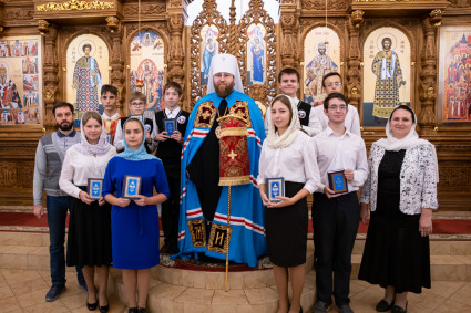 Митрополит Игнатий совершил всенощное бдение в храме Новомучеников и исповедников Саратовских г. Саратова.