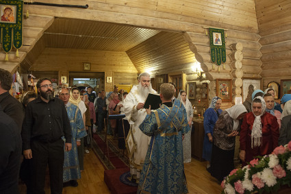 Всенощное бдение в храме в честь Рождества Пресвятой Богородицы г. Саратова