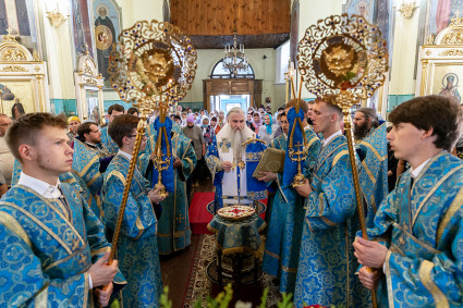 Божественная литургия в храме в честь Казанской иконы Божией Матери г. Петровска