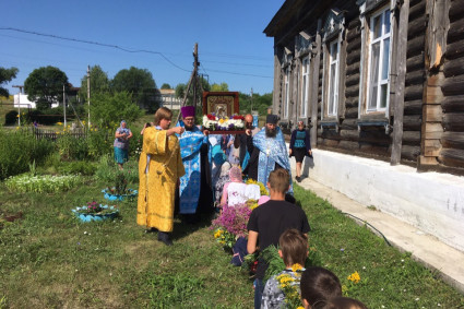 В храм в честь иконы Божией Матери «Всецарица» принесен образ чудотворной Жадовской-Казанской иконы Божией Матери