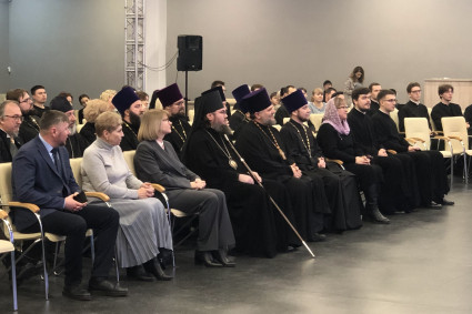 В Саратове открылась выставка «Русская Голгофа»