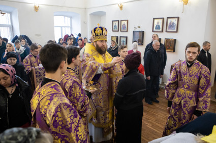 Митрополит Игнатий совершил всенощное бдение в храме святителя Митрофана Воронежского г. Саратова