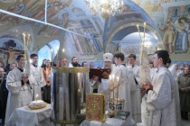 В день Навечерия Богоявления в Свято-Троицком соборе совершена Крещальная литургия