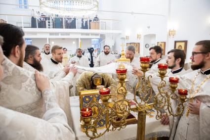 Митрополит Игнатий совершил Божественную литургию в домовом храме в честь Владимирской иконы Божией Матери г. Саратова