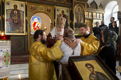 Божественная литургия на Архиерейском подворье – в храме в честь иконы Божией Матери «Утоли моя печали» г. Саратова