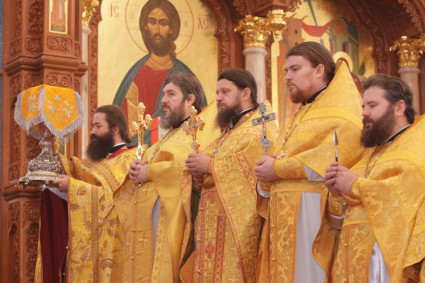 Божественная литургия в Благовещенском кафедральном соборе г. Воронежа