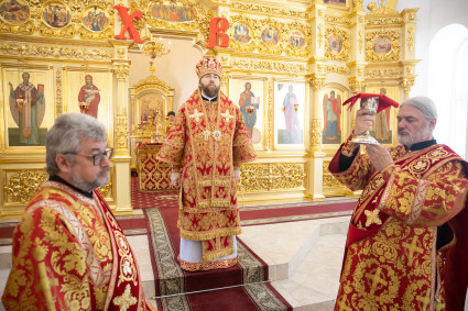Митрополит Игнатий совершил Божественную литургию в храме святого апостола и евангелиста Иоанна Богослова г. Саратова