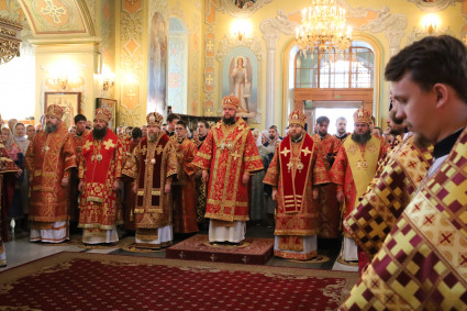 Соборное архиерейское богослужение в день празднования Собора Саратовских святых