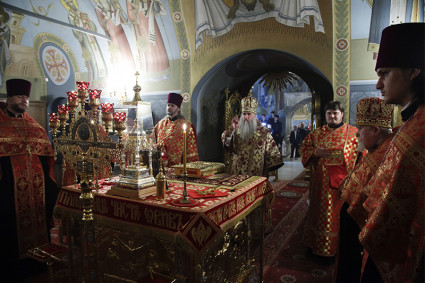 Всенощное бдение в Свято-Троицком кафедральном соборе Саратова