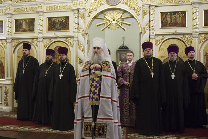 Всенощное бдение на Архиерейском подворье — храме во имя преподобного Серафима Саровского г.Саратова