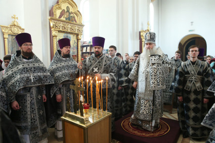 Литургия Преждеосвященных Даров в храме во имя святого великомученика Георгия Победоносца г.Саратова