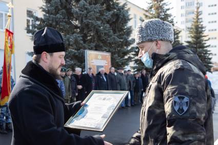 Представитель епархии поздравил с профессиональным праздником сотрудников Росгвардии