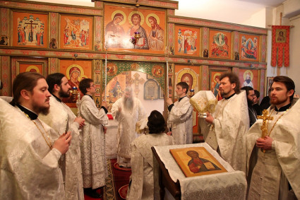 Божественная литургия в храме во имя святителя Тихона Задонского г. Саратова