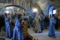 Утреня с чтением акафиста Пресвятой Богородице в Свято-Троицком соборе Саратова