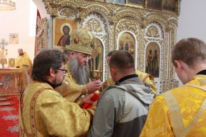 Божественная литургия в Свято-Троицком храме города Балаково