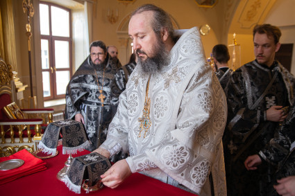 Епископ Варфоломей совершил Божественную литургию в храме святого апостола и евангелиста Иоанна Богослова при СПДС