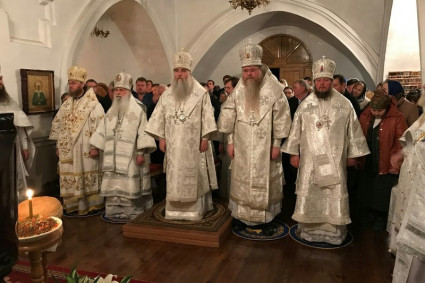 Митрополит Лонгин совершил заупокойную Литургию по почившему Митрополиту Нежинскому и Прилукскому Иринею