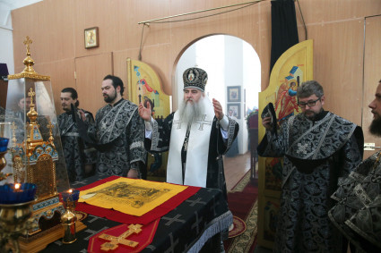 Литургия Преждеосвященных Даров в храме во имя святителя Митрофана Воронежского г.Саратова