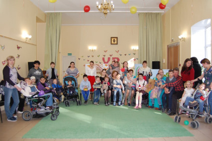 В Саратове прошел пасхальный праздник для паллиативных детей