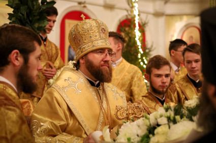 Великая рождественская вечерня в Покровском соборе г. Саратова