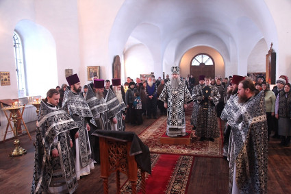 Литургия Преждеосвященных Даров в Свято-Никольском храме р.п. Базарный Карабулак