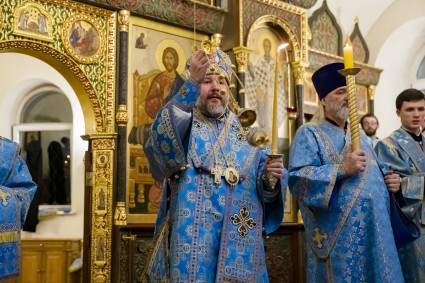 Епископ Симон совершил всенощное бдение в храме в честь иконы Божией Матери «Утоли моя печали» г. Саратова