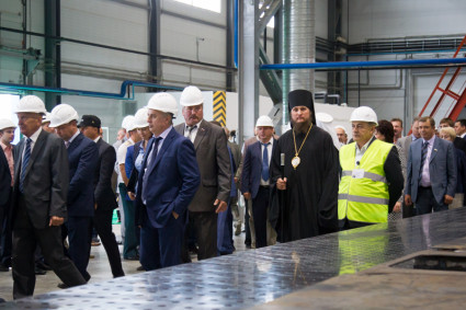 Митрополит Лонгин принял участие в церемонии открытия Энгельсского локомотивного завода