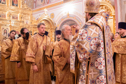 Митрополит Игнатий совершил всенощное бдение в Свято-Троицком кафедральном соборе г. Саратова