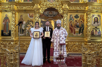 Митрополит Игнатий совершил таинство Венчания в Свято-Троицком кафедральном соборе г. Саратова