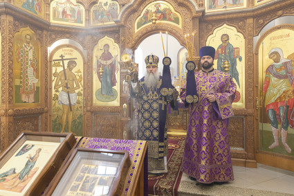 Божественная литургия в храме во имя святого равноапостольного великого князя Владимира г. Саратова