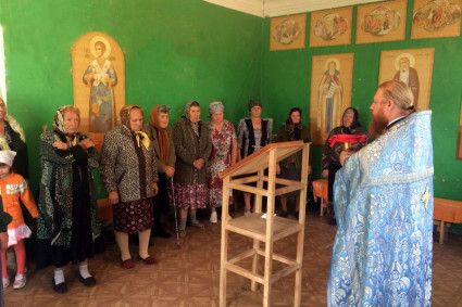 Совершен чин положения антиминса и первая Божественная литургия в храме Сошествия Святого Духа на апостолов с. Синодское Воскресенского района