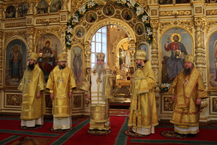 Божественная литургия в Успенском кафедральном соборе г. Пензы