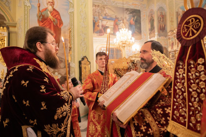 Митрополит Игнатий совершил всенощное бдение в Покровском соборе г. Саратова