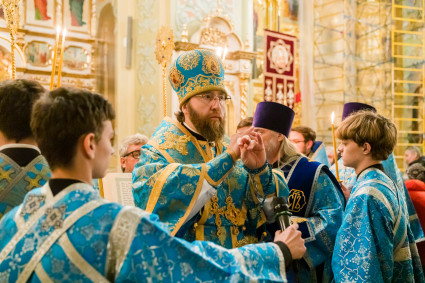 Митрополит Игнатий совершил всенощное бдение в Покровском соборе г. Саратова