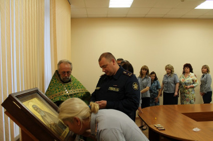 В УФСИН по Саратовской области был принесен ковчег с частицей мощей преподобного Серафима Саровского