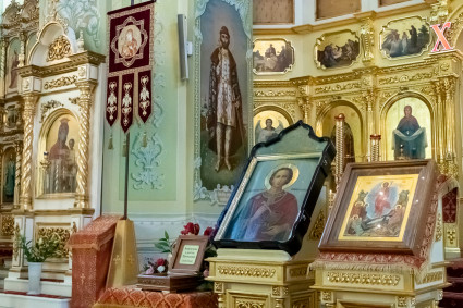 В Покровском соборе Саратова встретили ковчег с частицей мощей святого великомученика Пантелеимона