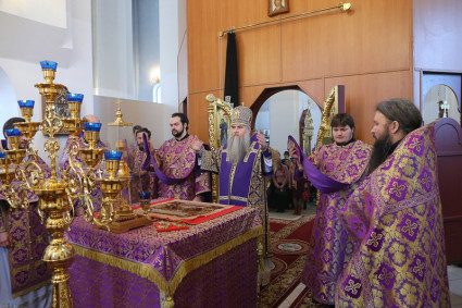 Божественная литургия в храме великомученика Георгия Победоносца г. Саратова