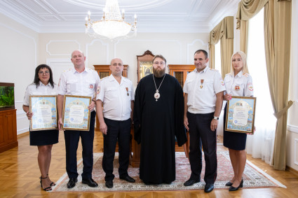 Митрополит Игнатий наградил представителей ГИБДД