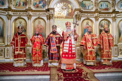 Божественная литургия в храме в честь Покрова Пресвятой Богородицы г. Саратова